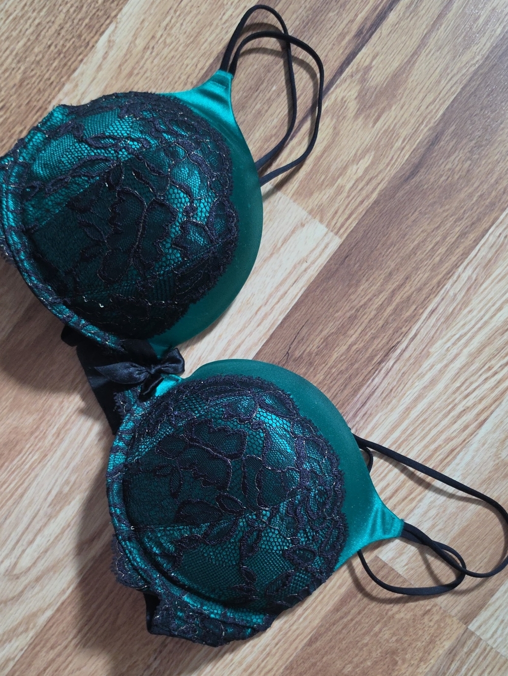 Victoria's Secret Emerald Green Satin Push-Up Bra with Black Lace 34C